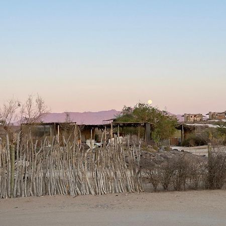 Daureb Isib Campsite And B&B Uis Luaran gambar