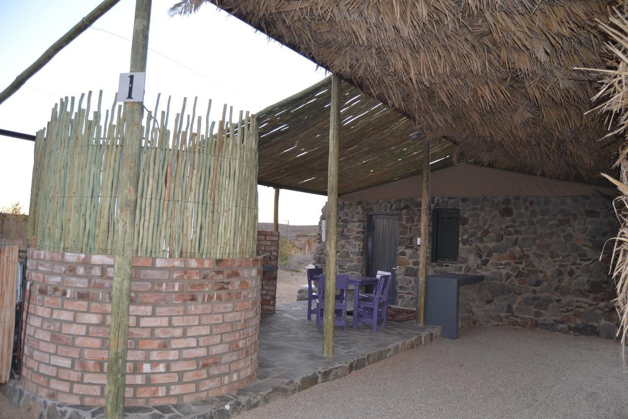 Daureb Isib Campsite And B&B Uis Luaran gambar